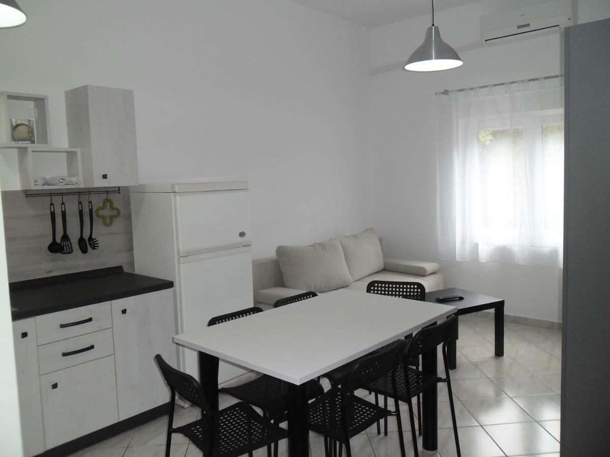 Apartmani Nena Povljana Kültér fotó